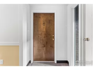 Photo #2: 1006661 Listing