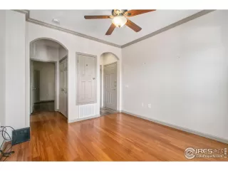 Photo #4: 1006720 Listing