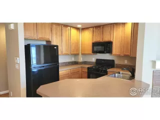 Photo #5: 1006735 Listing