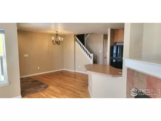 Photo #6: 1006735 Listing