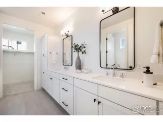 Photo #3: 1006751 Listing