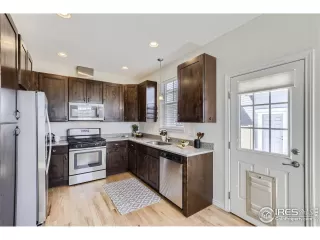 Photo #3: 1006756 Listing