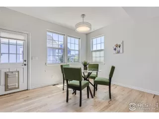 Photo #5: 1006756 Listing