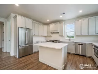 Photo #1: 1006759 Listing