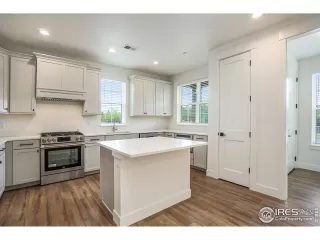 Photo #2: 1006759 Listing