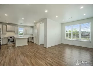 Photo #5: 1006759 Listing