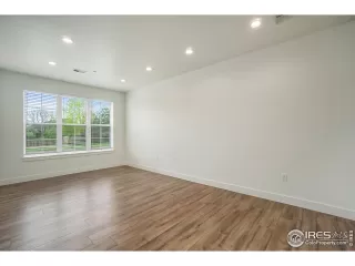 Photo #6: 1006759 Listing