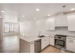 Photo #2: 1006762 Listing