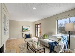 Photo #5: 1006787 Listing
