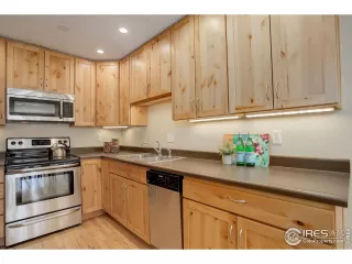 Photo #6: 1006787 Listing