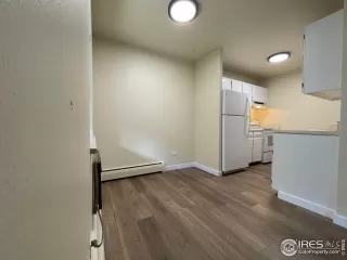 Photo #5: 1006877 Listing