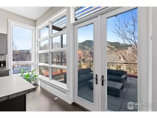 Photo #3: 1006882 Listing