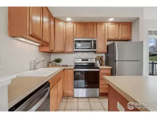 Photo #5: 1006891 Listing