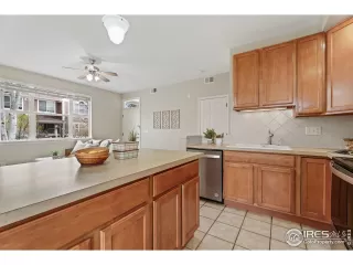 Photo #6: 1006891 Listing