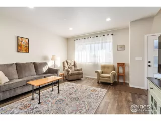 Photo #1: 1006918 Listing