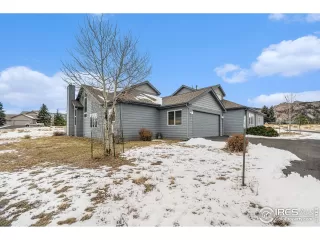 Photo #2: 1006942 Listing