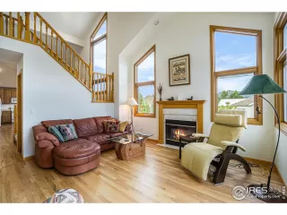 Photo #6: 1006942 Listing