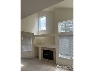 Photo #4: 1006975 Listing