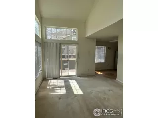 Photo #6: 1006975 Listing