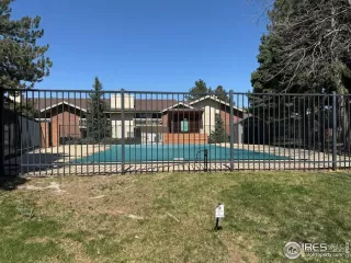 Photo #4: 1006992 Listing