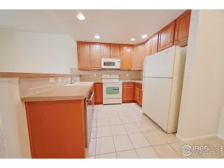 Photo #5: 1007057 Listing