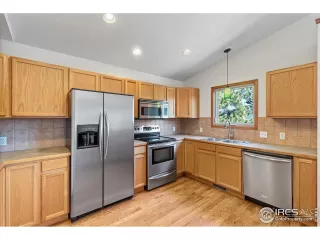 Photo #5: 1007065 Listing