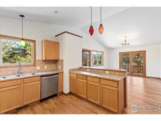 Photo #6: 1007065 Listing