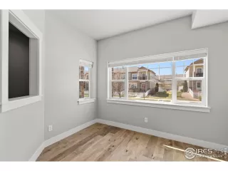 Photo #5: 1007083 Listing