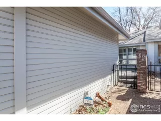 Photo #2: 1007347 Listing