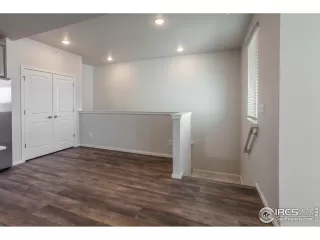 Photo #6: 1007396 Listing