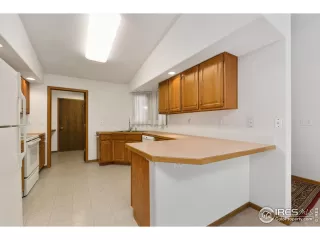 Photo #5: 1007421 Listing