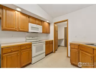 Photo #6: 1007421 Listing