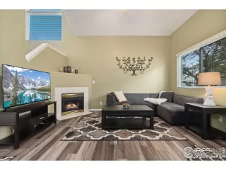 Photo #4: 1007430 Listing