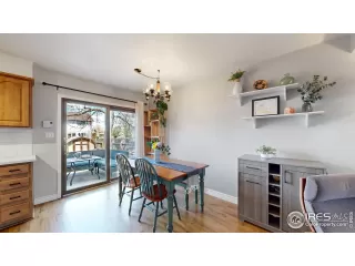 Photo #4: 1007455 Listing