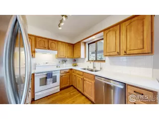 Photo #5: 1007455 Listing