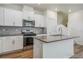 Photo #2: 1007461 Listing