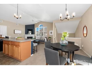 Photo #6: 1007502 Listing