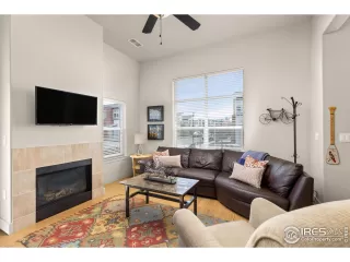 Photo #4: 1007556 Listing