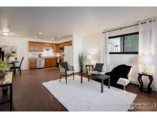 Photo #4: 1007566 Listing