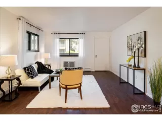 Photo #5: 1007566 Listing