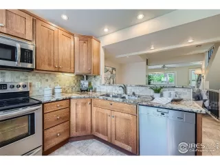 Photo #5: 1007607 Listing 