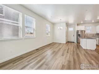 Photo #5: 1007622 Listing