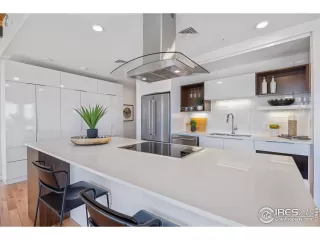 Photo #6: 1007649 Listing