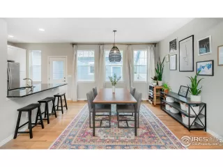 Photo #5: 1007690 Listing