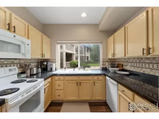 Photo #4: 1007761 Listing