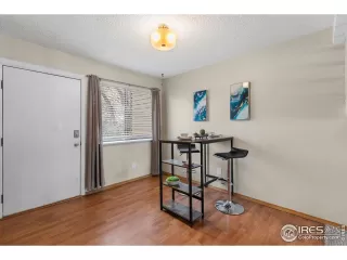 Photo #2: 1007827 Listing