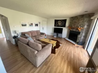 Photo #2: 1007933 Listing