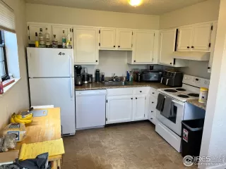 Photo #4: 1007933 Listing