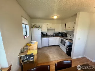 Photo #5: 1007933 Listing