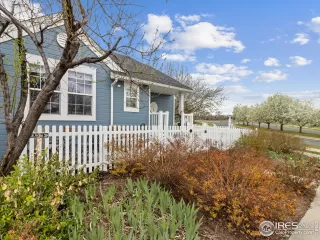 Photo #5: 1007962 Listing